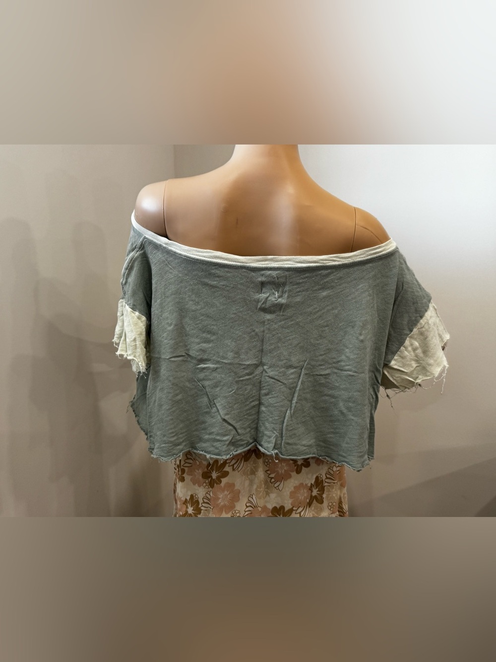 BDG Urban Outfitters Off Shoulder Crop Top Raw Hem Boho Large - Picture 2 of 6